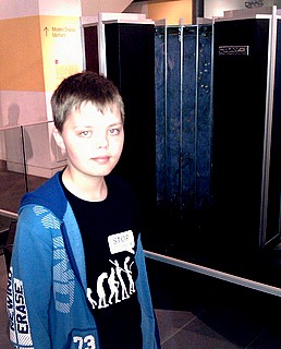 Karl foran Cray-1 supercomputeren anno. 1975