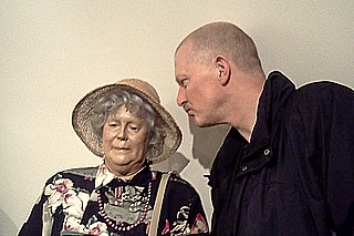 En sød dame får et