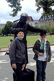 Stauen driller drengene