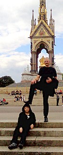 Træd på dine børn før de træder på dig (igen)